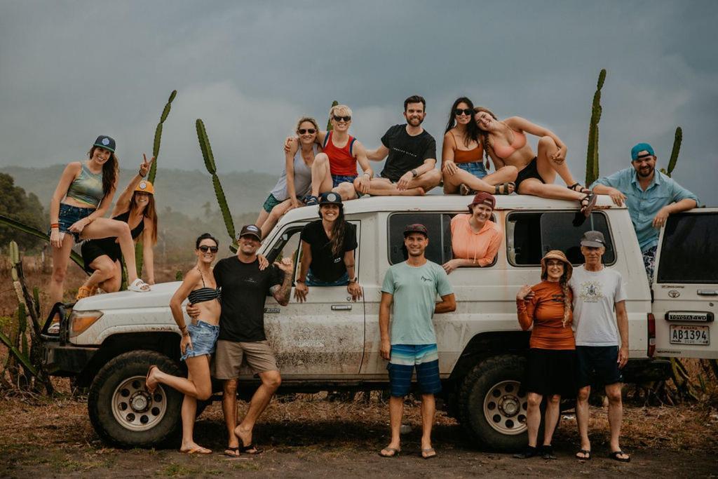 Sansara Surf Yoga & Resort Камбутал Екстериор снимка