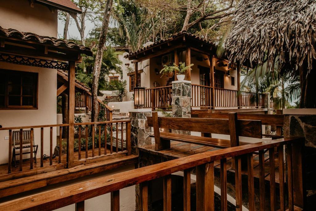 Sansara Surf Yoga & Resort Камбутал Екстериор снимка
