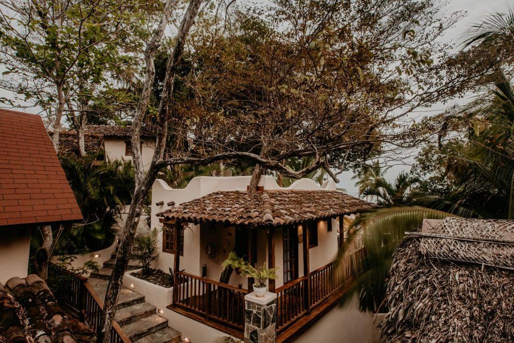 Sansara Surf Yoga & Resort Камбутал Екстериор снимка