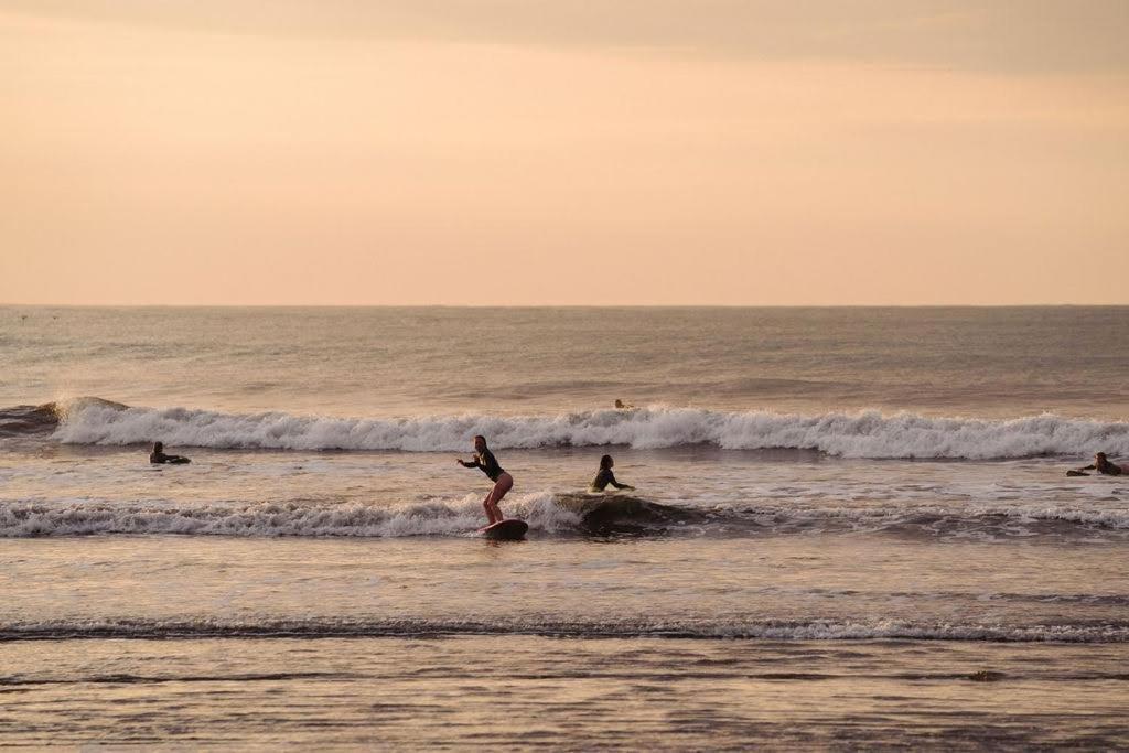 Sansara Surf Yoga & Resort Камбутал Екстериор снимка