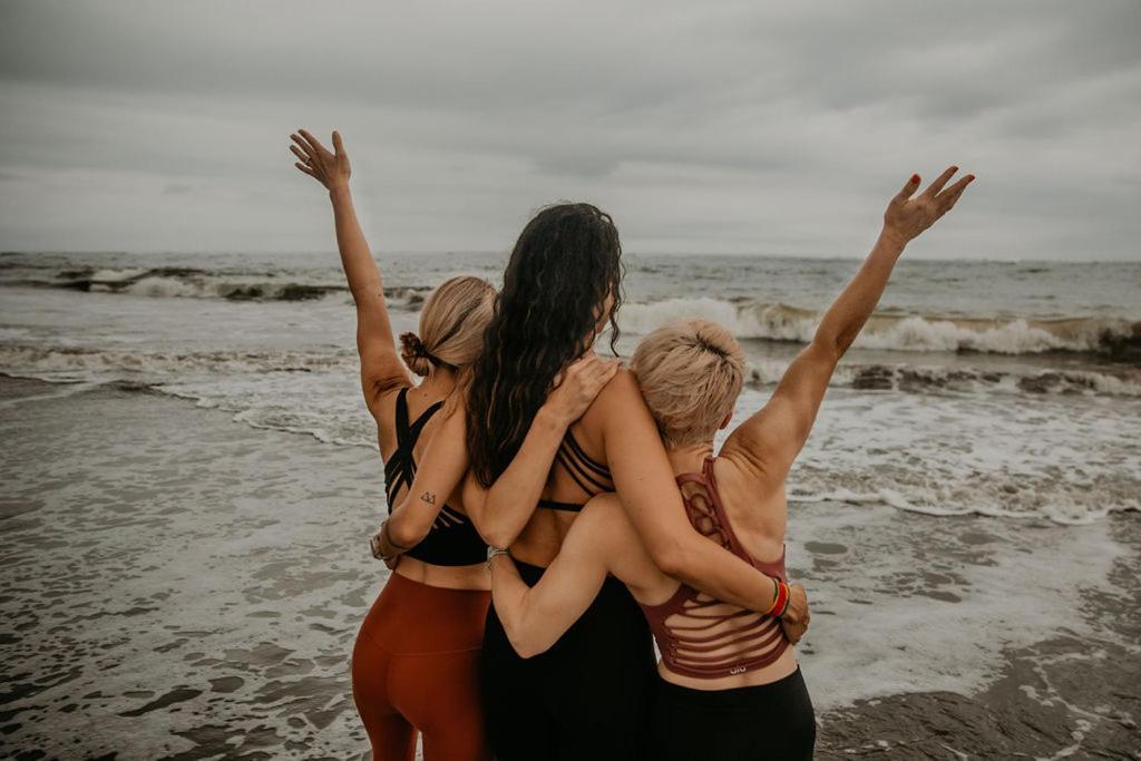Sansara Surf Yoga & Resort Камбутал Екстериор снимка