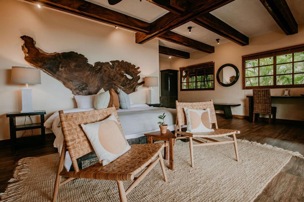 Sansara Surf Yoga & Resort Камбутал Екстериор снимка