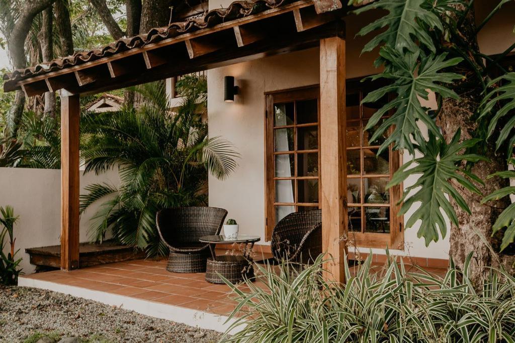 Sansara Surf Yoga & Resort Камбутал Екстериор снимка